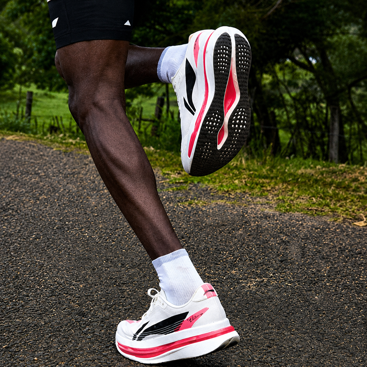 リーニン　RED HARE9 PRO メンズCN24.5cm US7 Li-Ning Red Hare 9 PRO Men's Running Shoes – 2026 All-Round