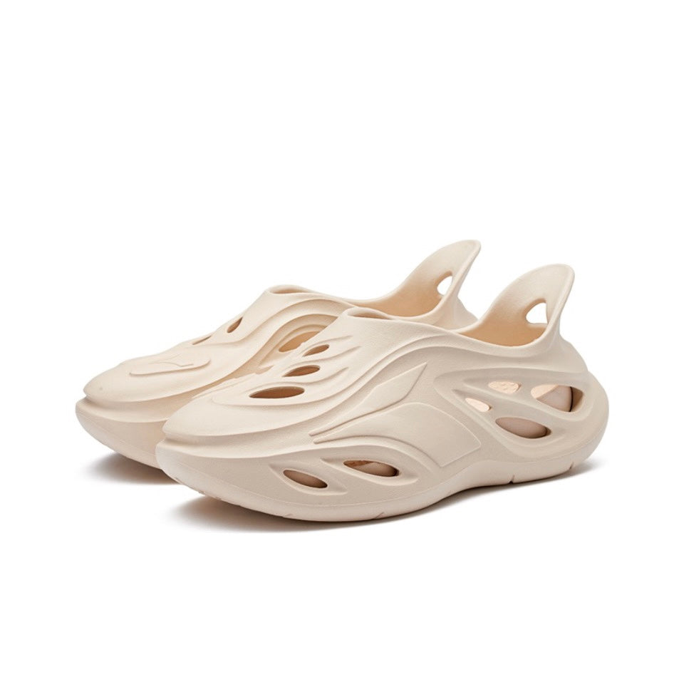 361° Swimming Whale 1 ‘Ivory White'