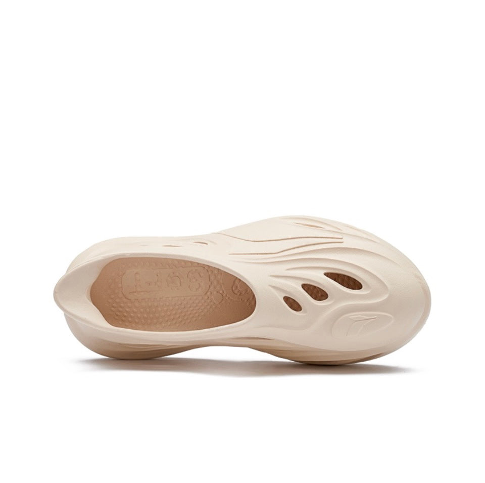 361° Swimming Whale 1 ‘Ivory White'