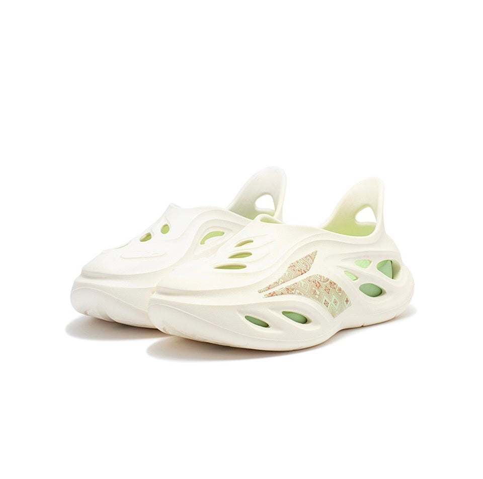 361° Swimming Whale 1 ‘White' - Kicksown store