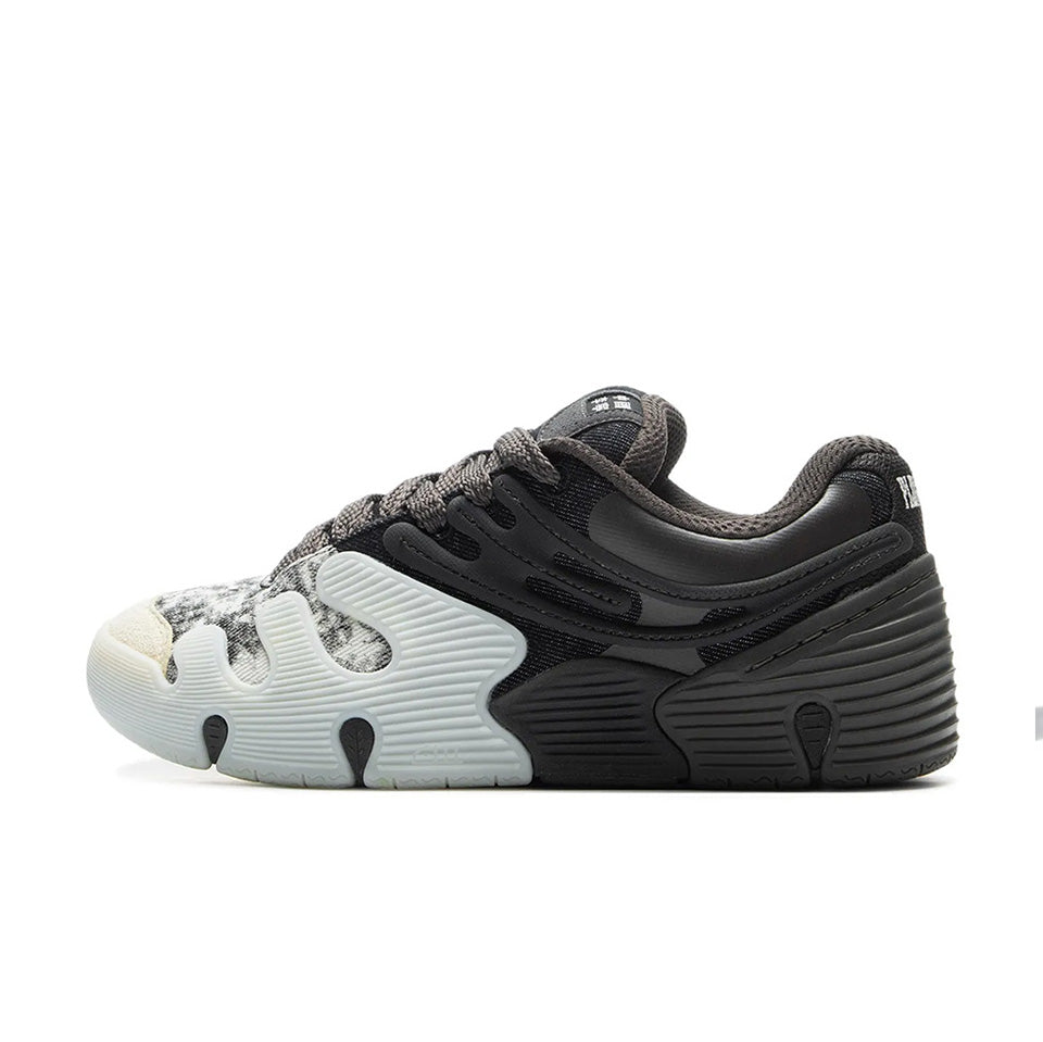 PLEASURES X LiNing Pro 'Black Gray White'