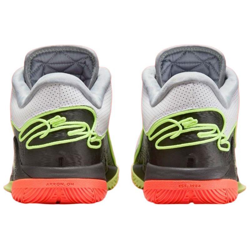 Nike LeBron 22 'Moonlight'