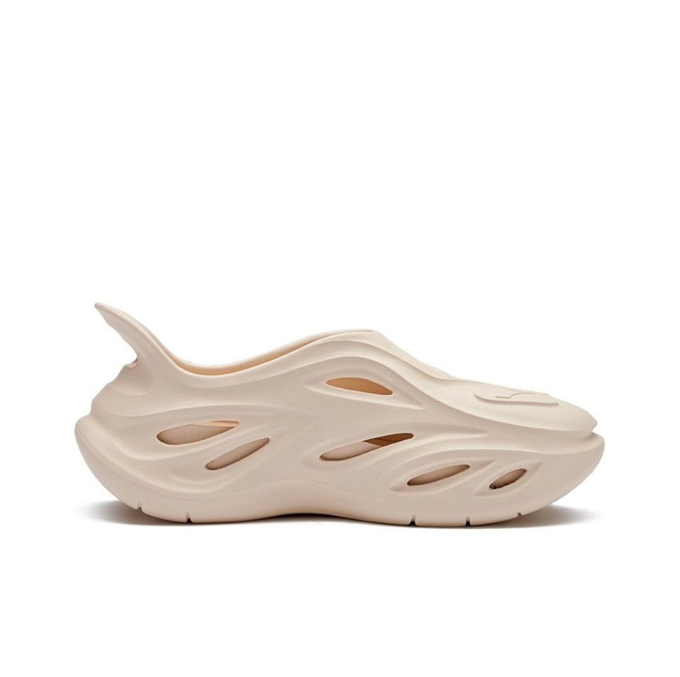 361° Swimming Whale 1 ‘Ivory White'