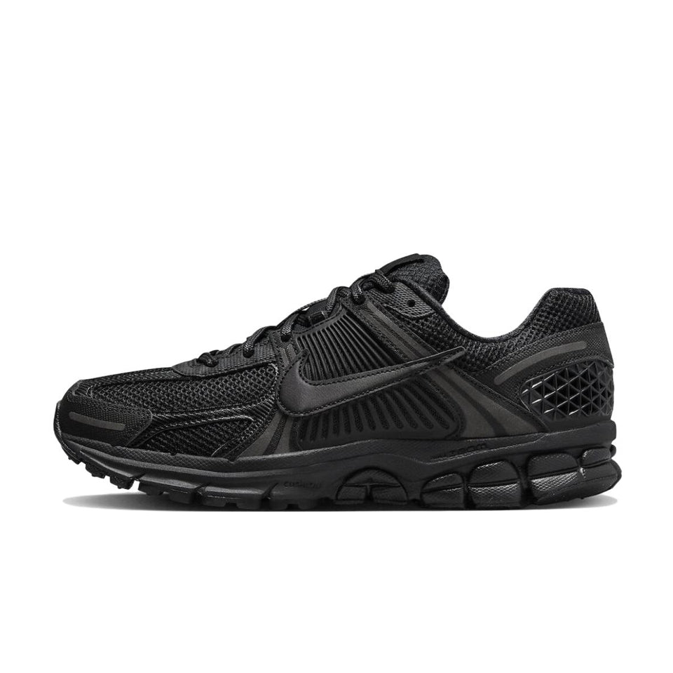【極美品】NIKE Zoom Vomero 5 Triple Black 27 Nike Zoom Vomero 5 'Triple Black'