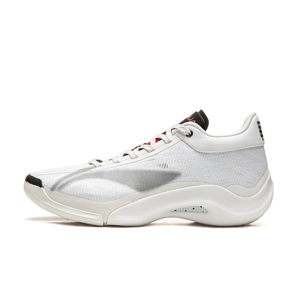 LiNing Yushuai 20 'White Hoofed Horse'